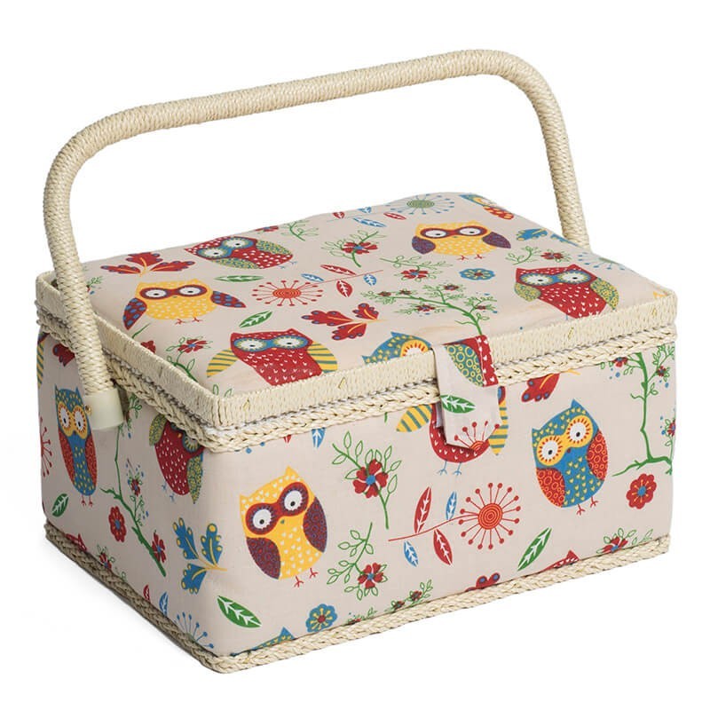 You will be able to combine this lovely sewing basket... 