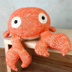 Knitting Kit – Karel Crab